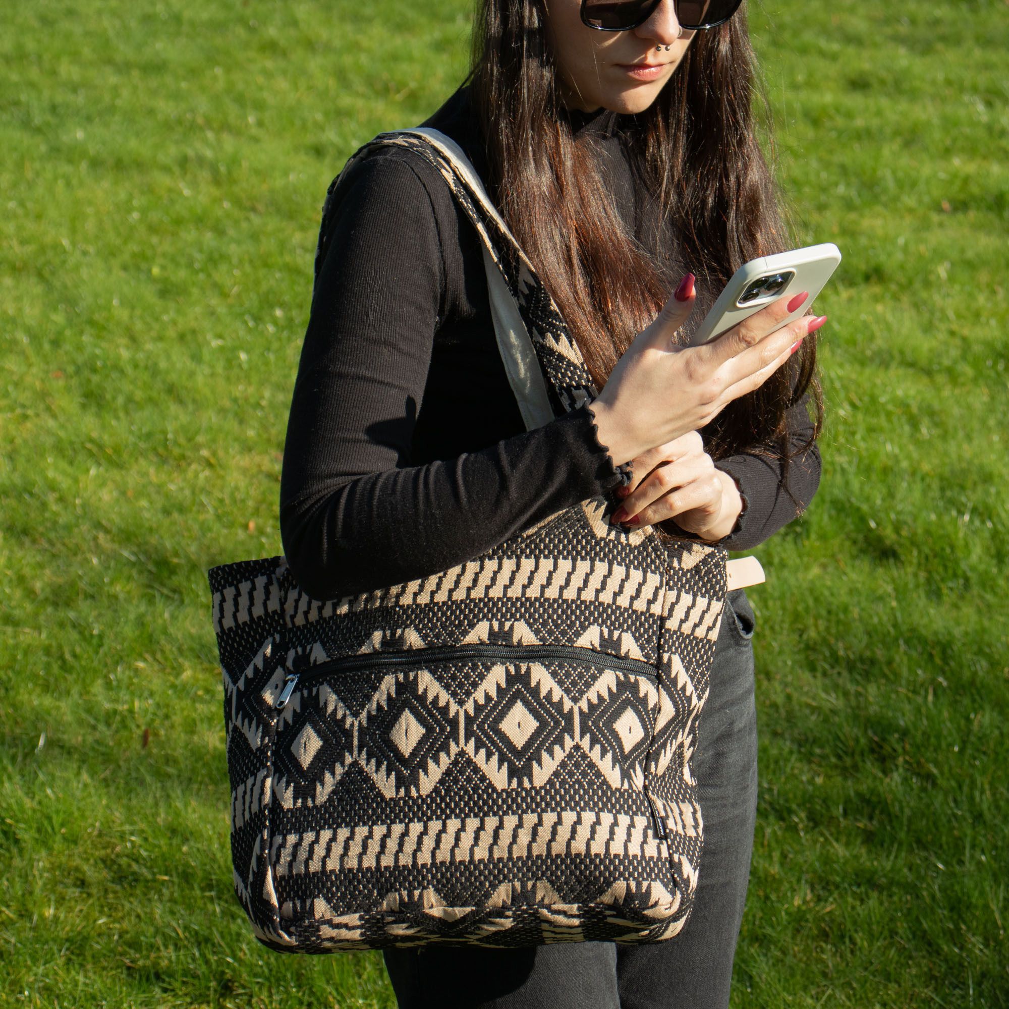 Nomad Sari Jacquard Natural Wander Muse Bag in Desert Loom Style