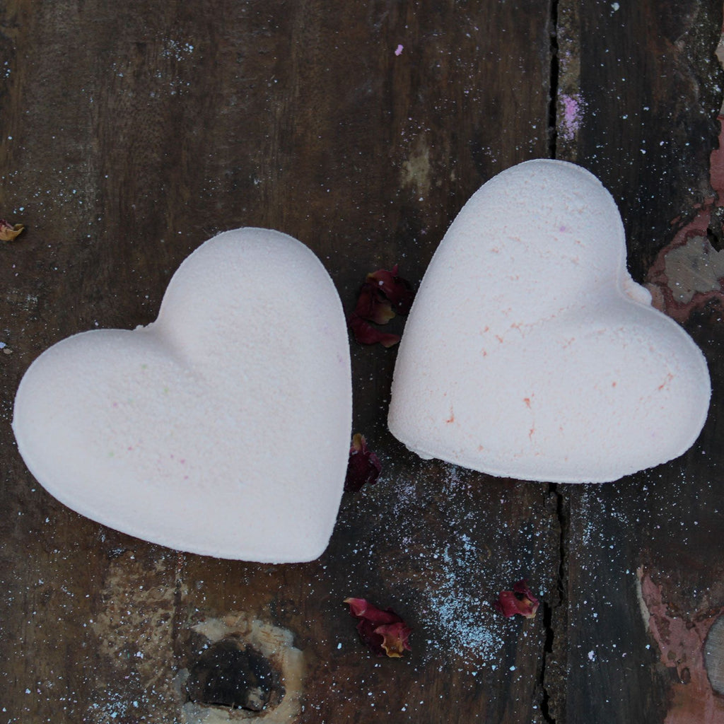 Love Heart Bath Bomb 70g with Passion Fruit Fragrance