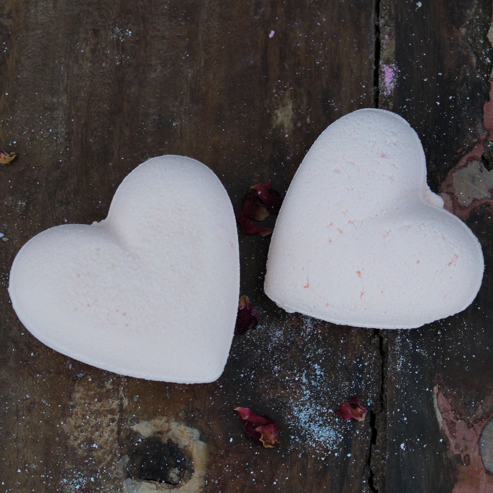 Love Heart Bath Bomb 70g with Passion Fruit Fragrance