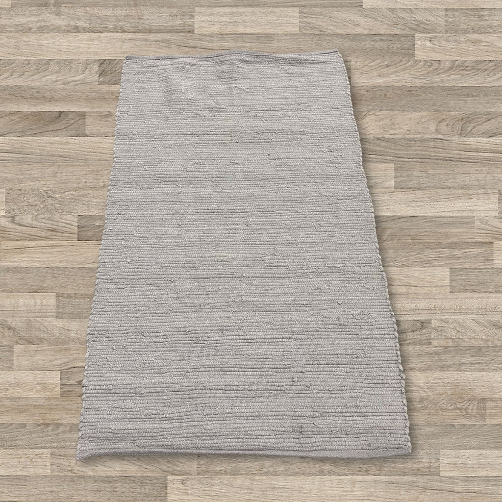 Small Indian Handloom Cotton Rug in Grey for Stylish Interiors