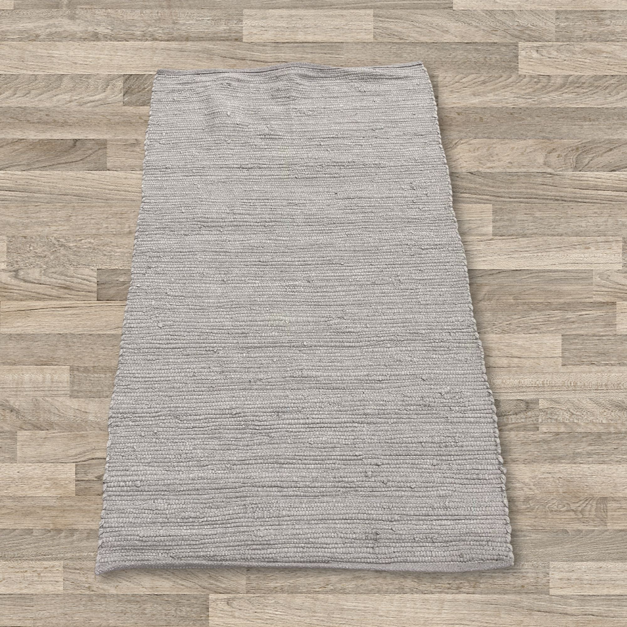 Small Indian Handloom Cotton Rug in Grey for Stylish Interiors