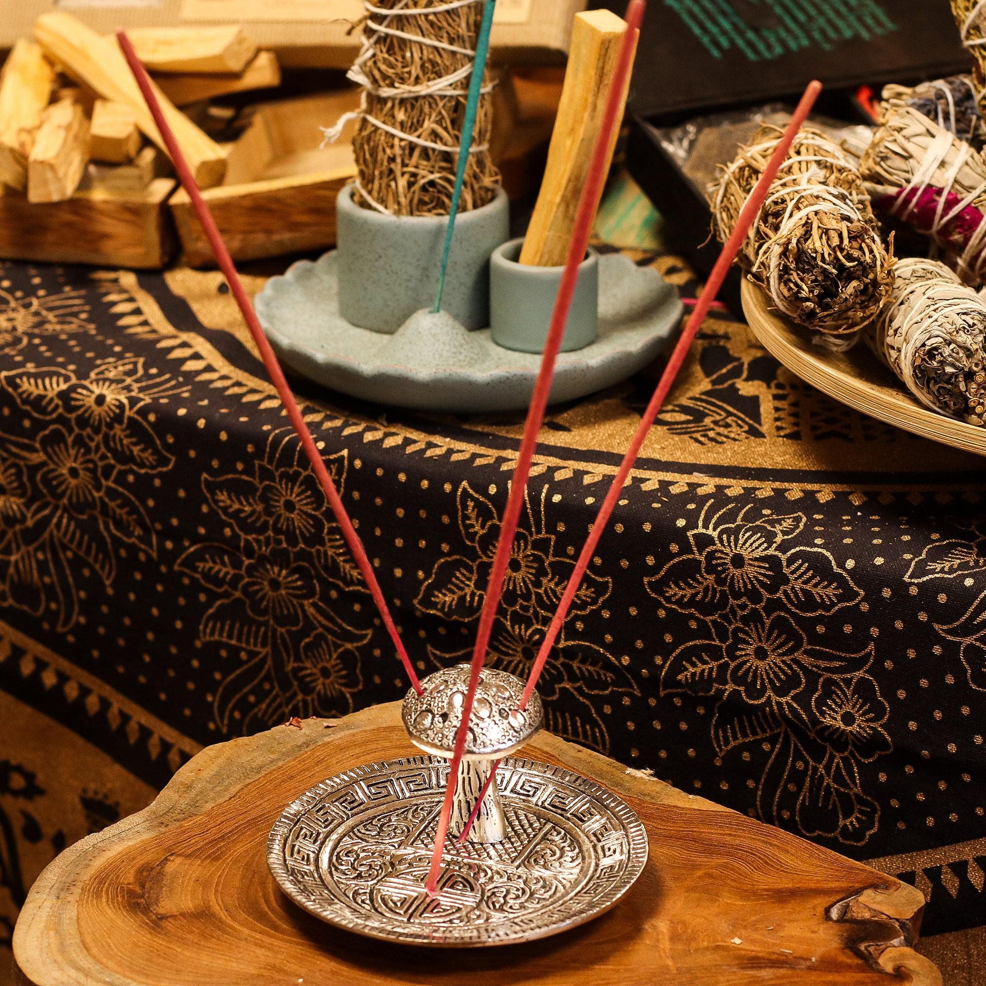 Mushroom Plate Incense Holder with Elegant Silver Effect Design