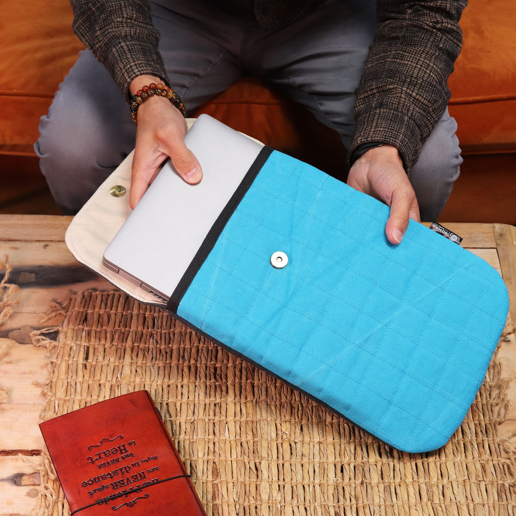 Terrific Turquoise Laptop Padded Pouch for Everyday Travel