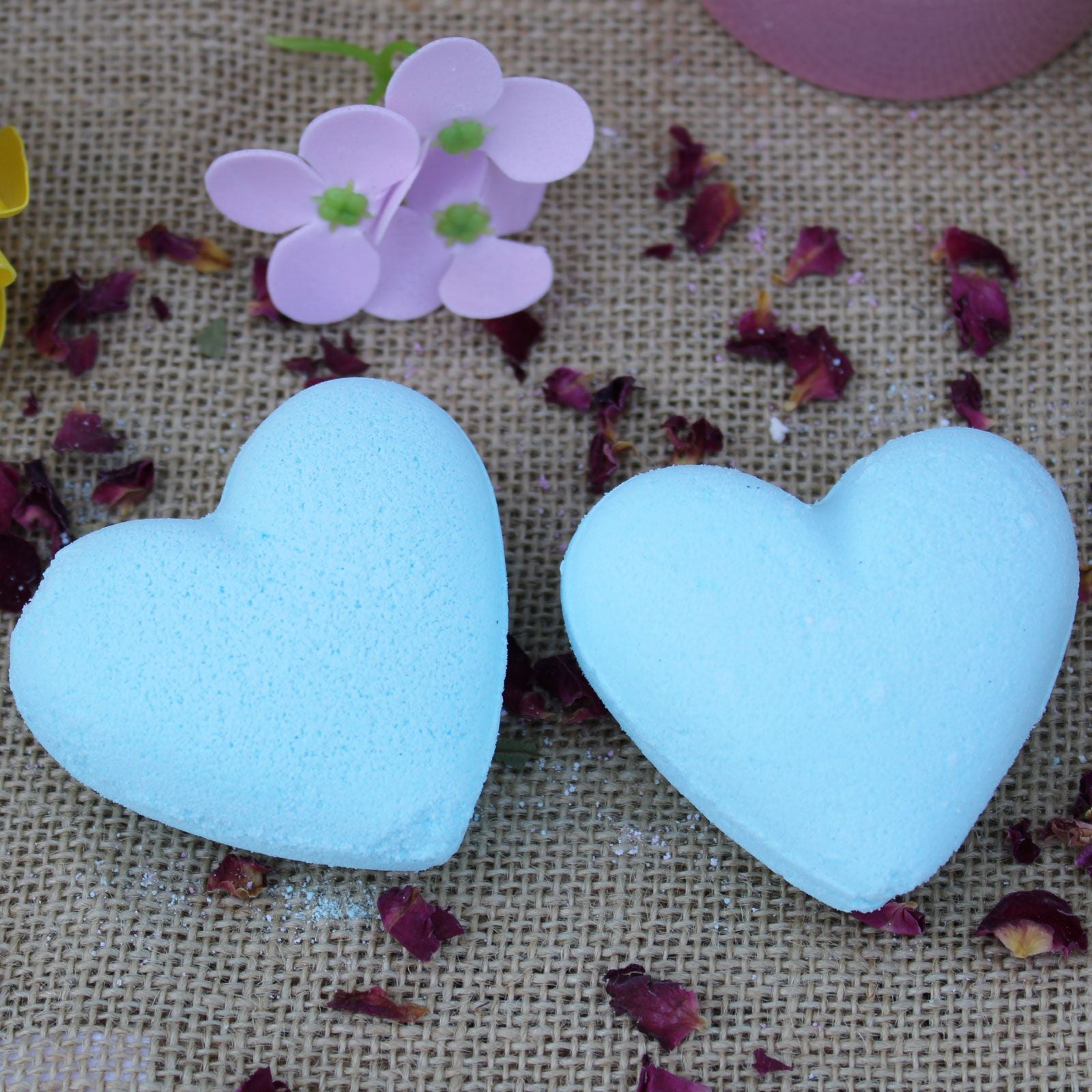 Love Heart Bath Bomb 70g with Baby Powder Fragrance