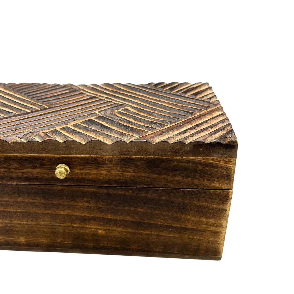 Vintage Deco Multi Purpose Box with Antique Lines Design for Storage