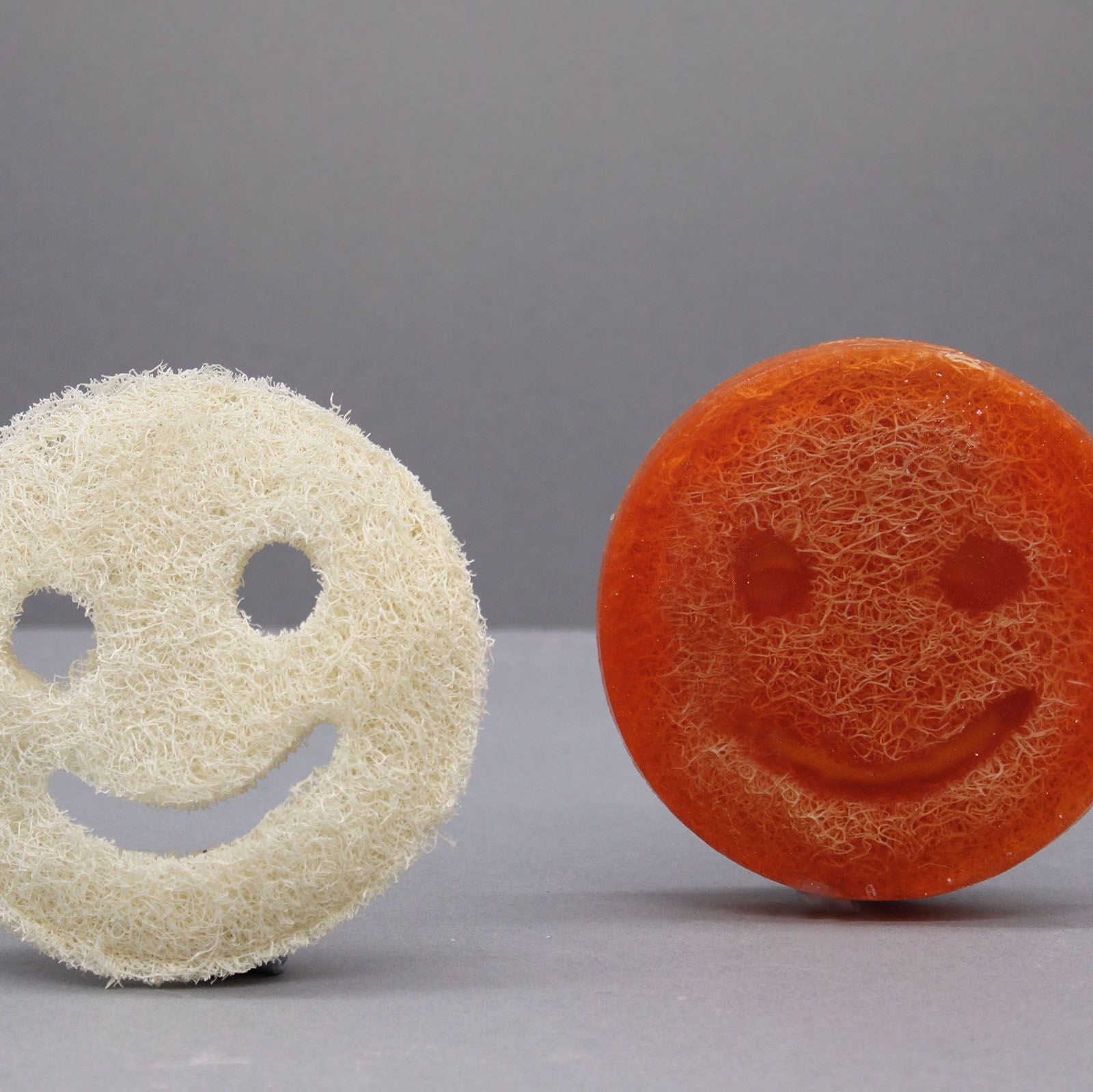Happy Scrub Soap Raspberry & Pomegranate for Refreshing Clean