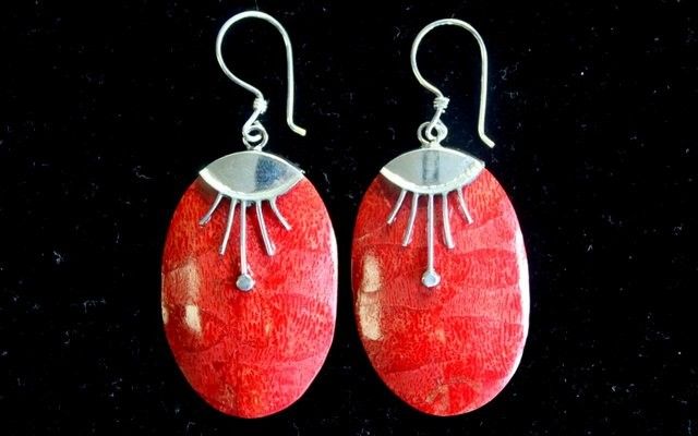 Elegant 925 Silver Earrings with Oval Décor for Stylish Looks