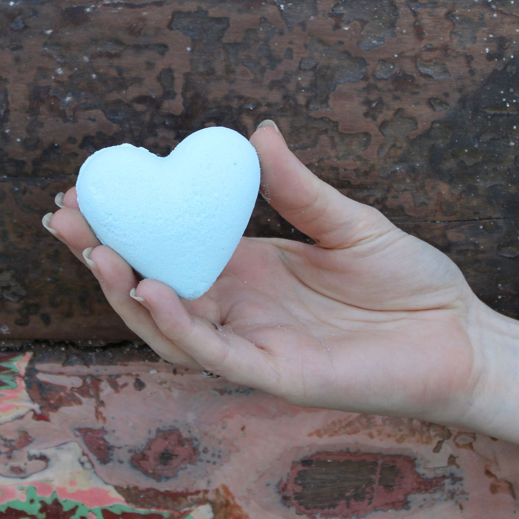 Love Heart Bath Bomb 70g with Baby Powder Fragrance