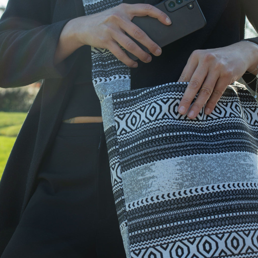 Nomad Sari Jacquard Natural Carryall Bags for Daily Essentials