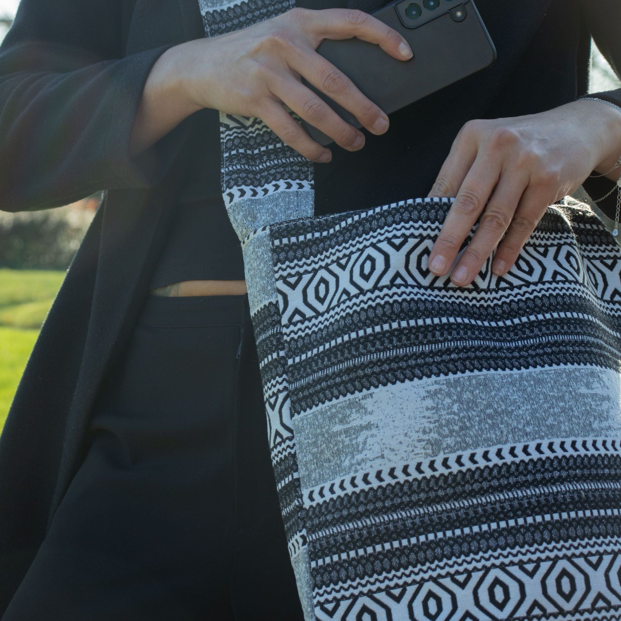 Nomad Sari Jacquard Natural Carryall Bags for Daily Essentials