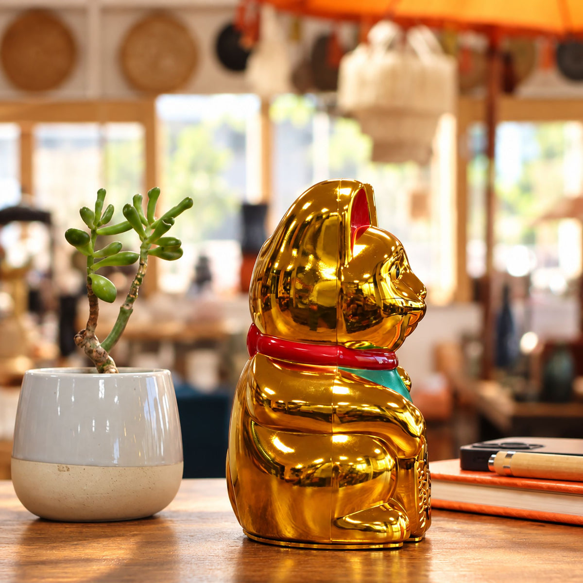Japanese Lucky Money Cat Ornament – Shiny Gold 15cm