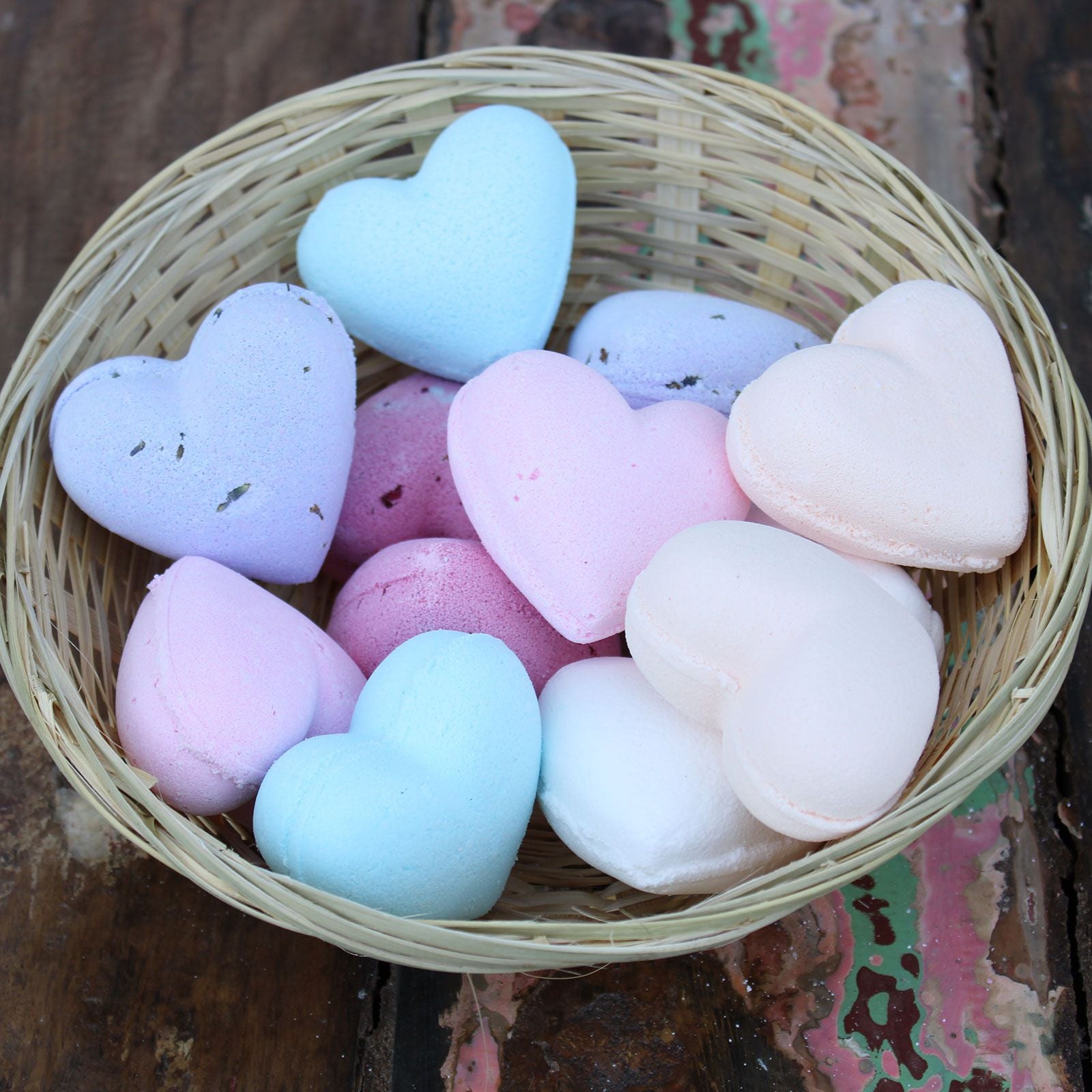 Love Heart Bath Bomb 70g with Baby Powder Fragrance