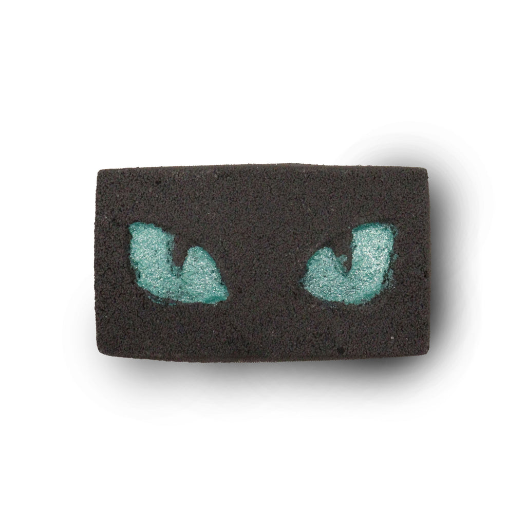 Cats Eyes Halloween Bath Bomb 80g with Captivating Design
