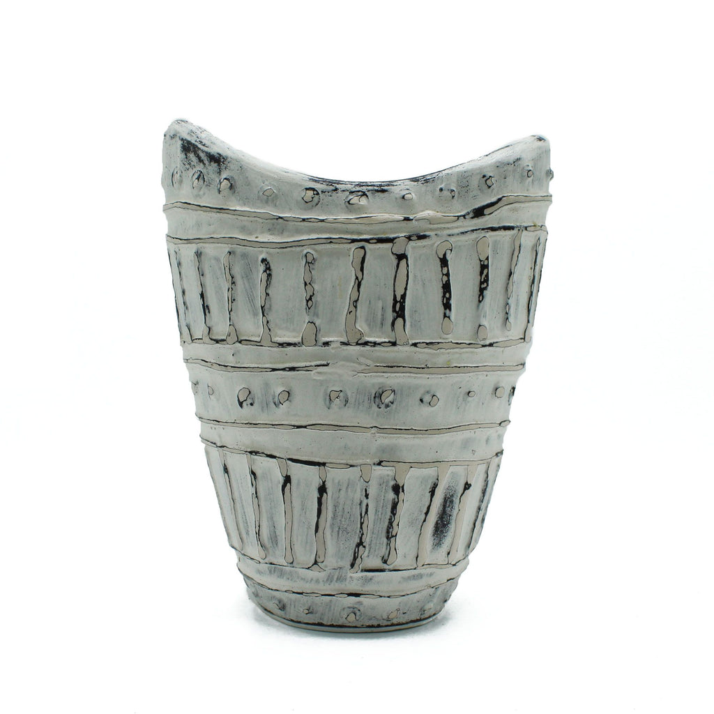 Wide Neck Shaped Cream Vase 22cm for Stylish Floral Displays