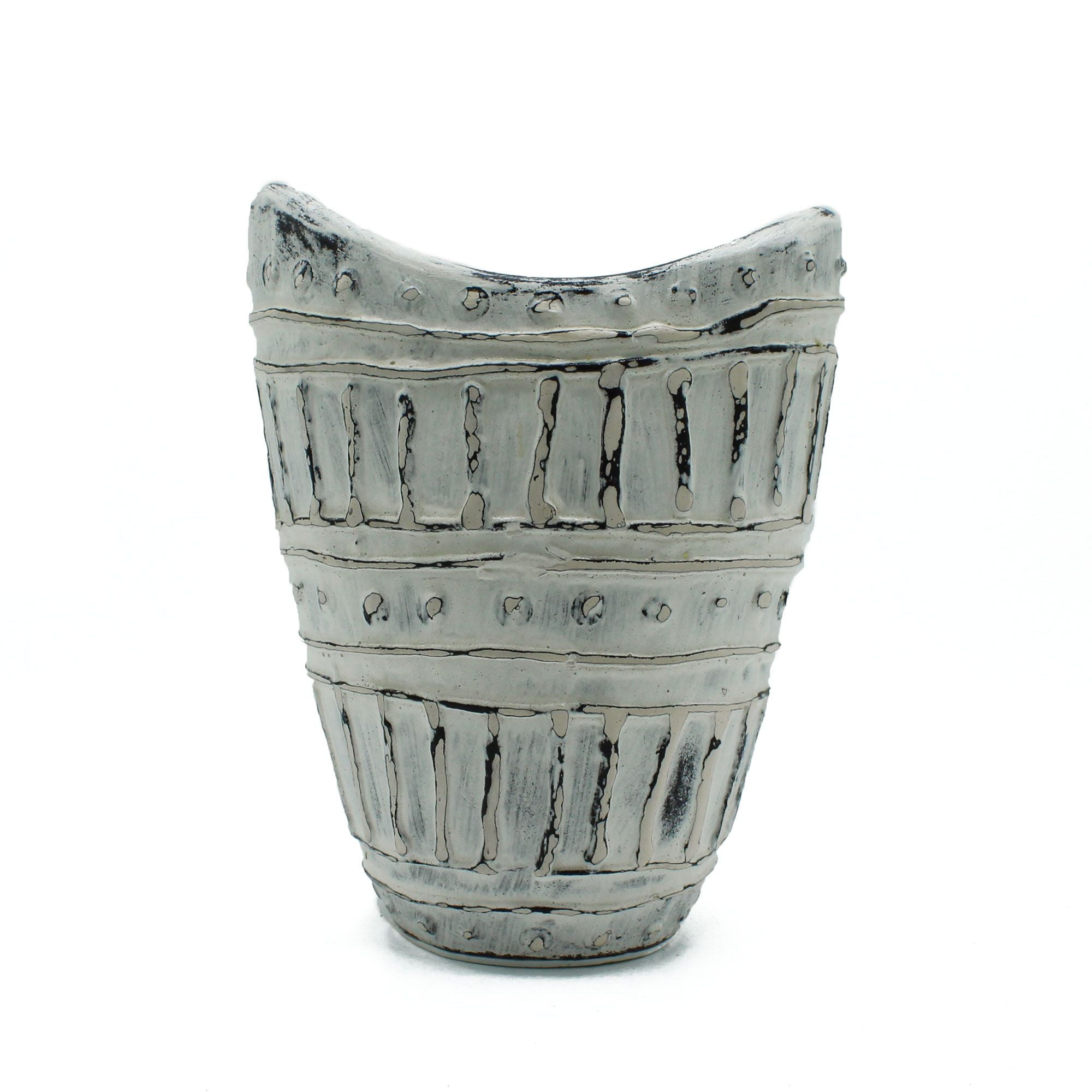 Wide Neck Shaped Cream Vase 22cm for Stylish Floral Displays