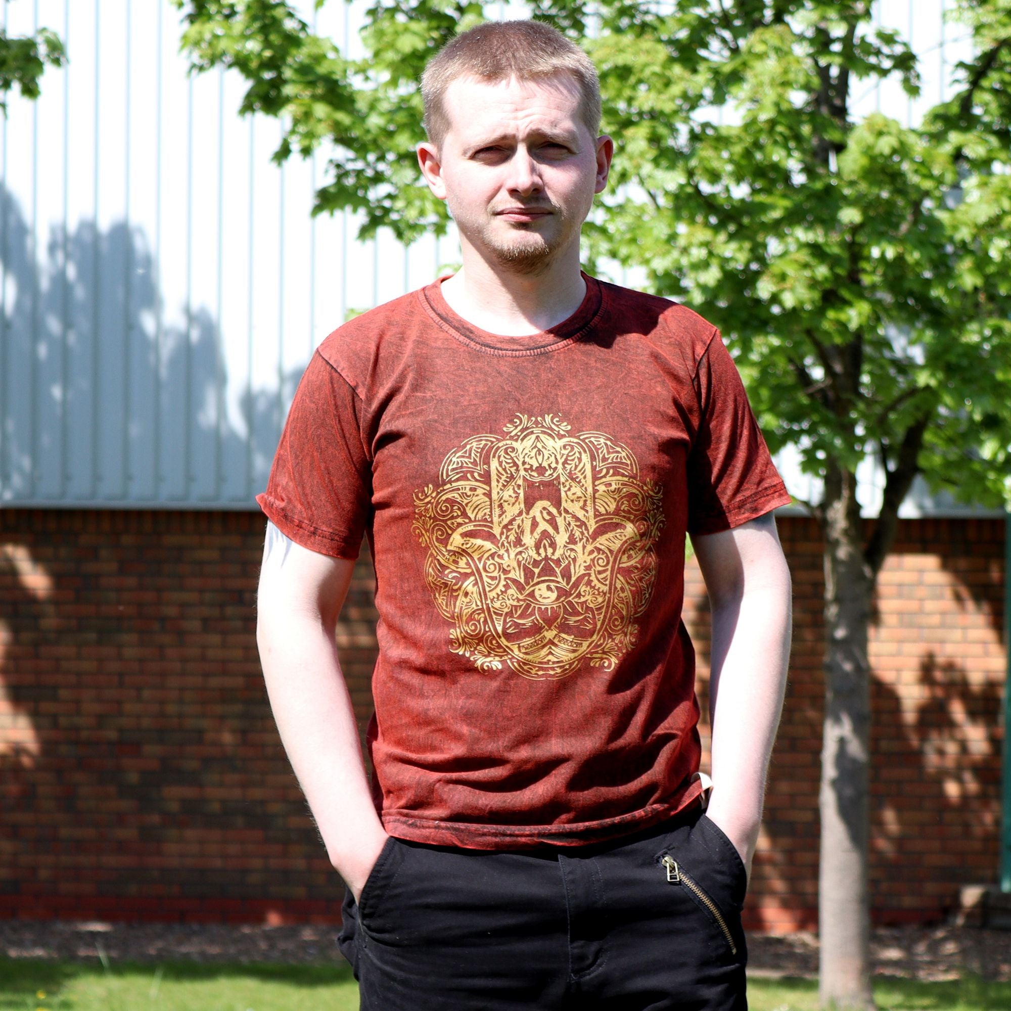 Nomad Sari Stonewashed Cotton T Shirt with Hamsa Design in Maroon