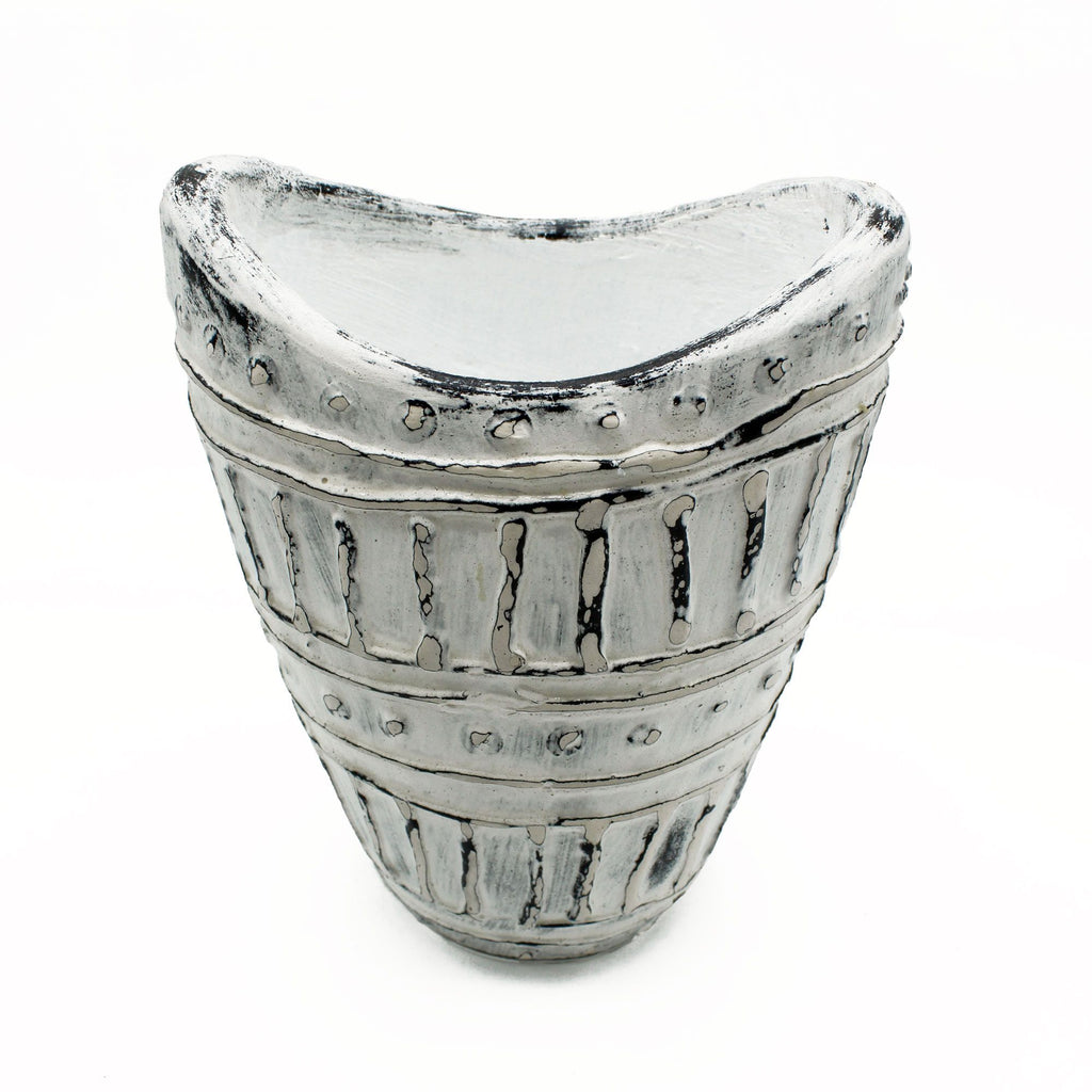 Wide Neck Shaped Cream Vase 22cm for Stylish Floral Displays