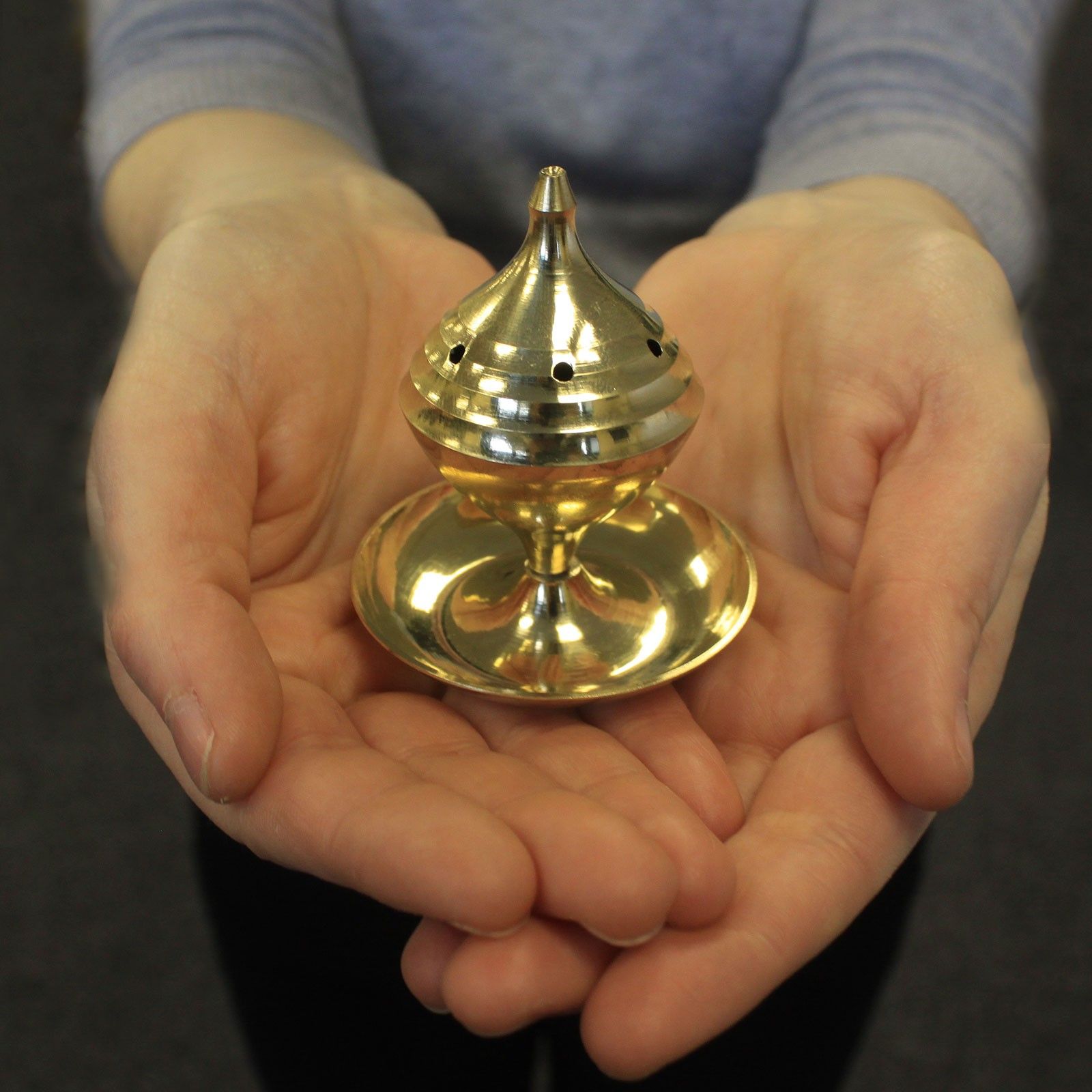 Elegant Medium Brass Incense Burner for Calming Aromatic Fragrance