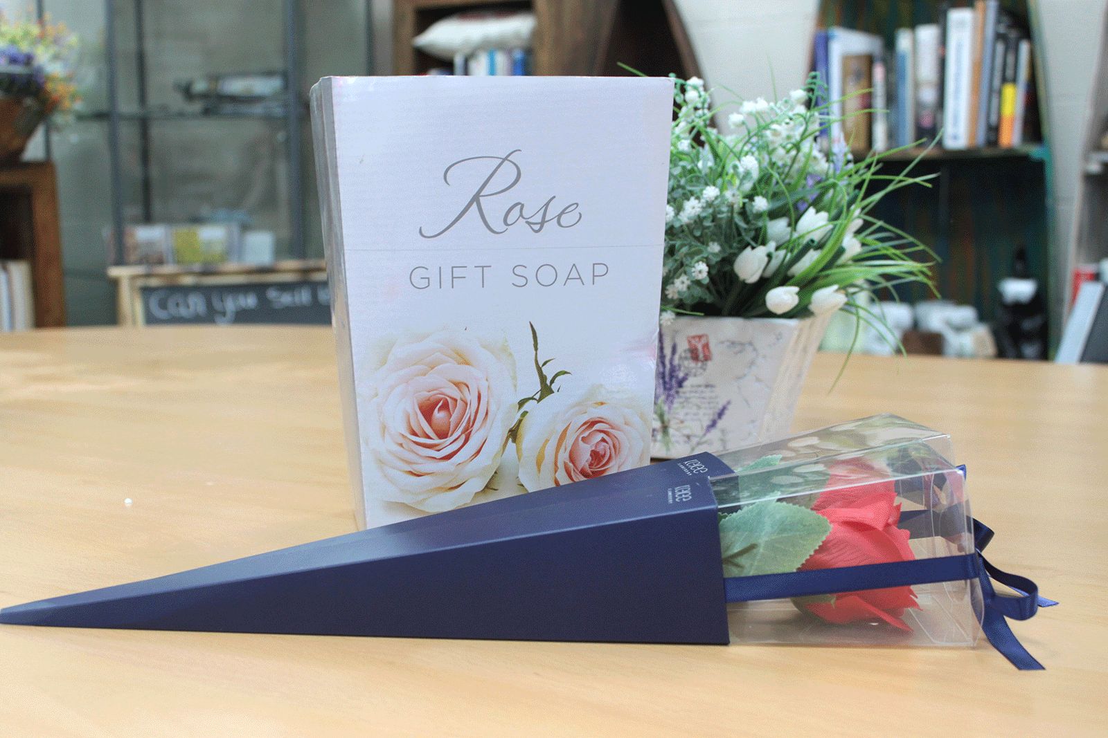 Elegant Display Stand for Single Roses Luxury Floral Presentation