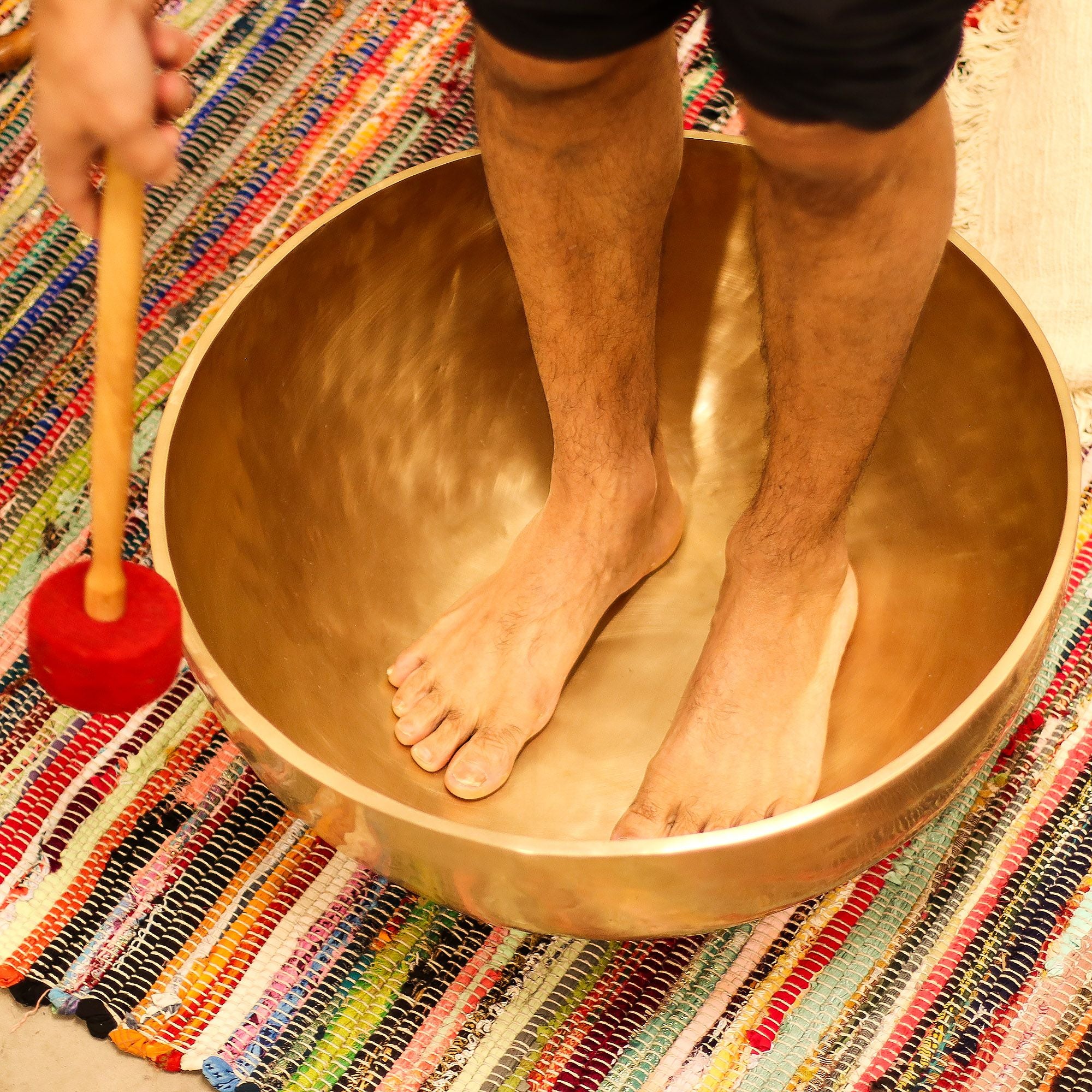 Huge Plain Vibrational Feet Standing Bowl for Sound Healing Use