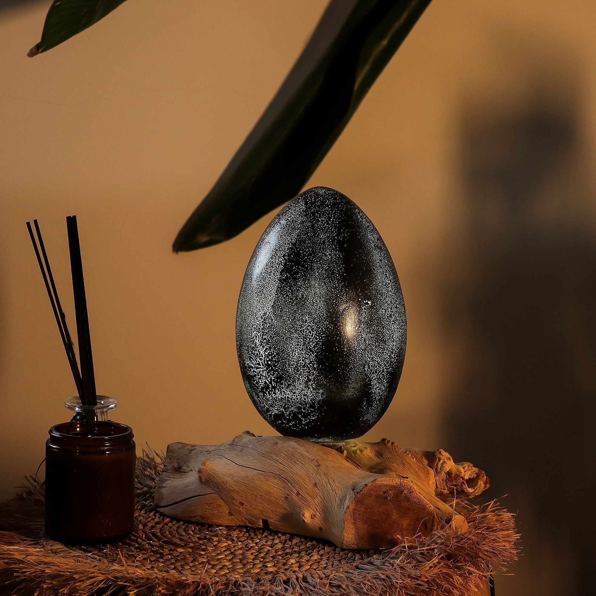 DriftGlow Lamp with Crackle Lava Egg Shade in Grey Design