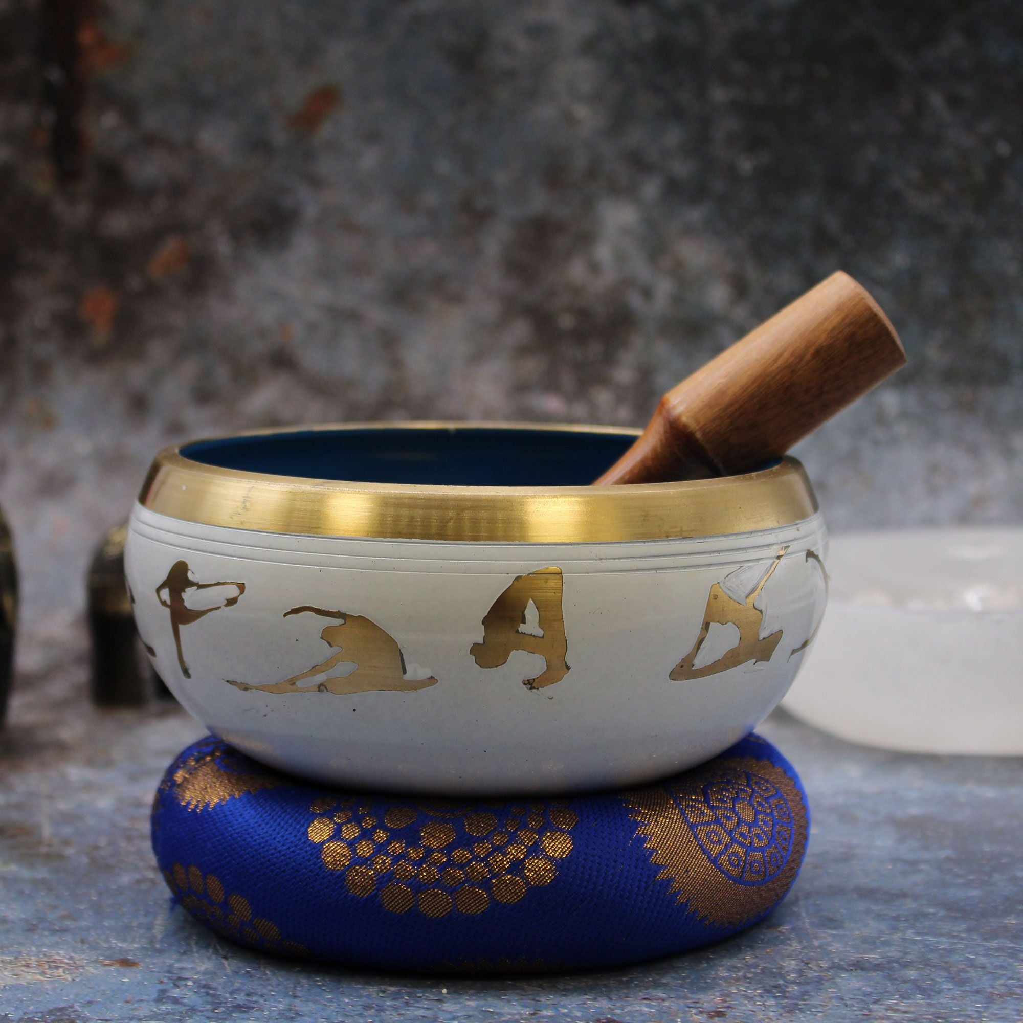 Large Yoga Moves Tibetan Singing Bowl Set in White and Blue 14cm