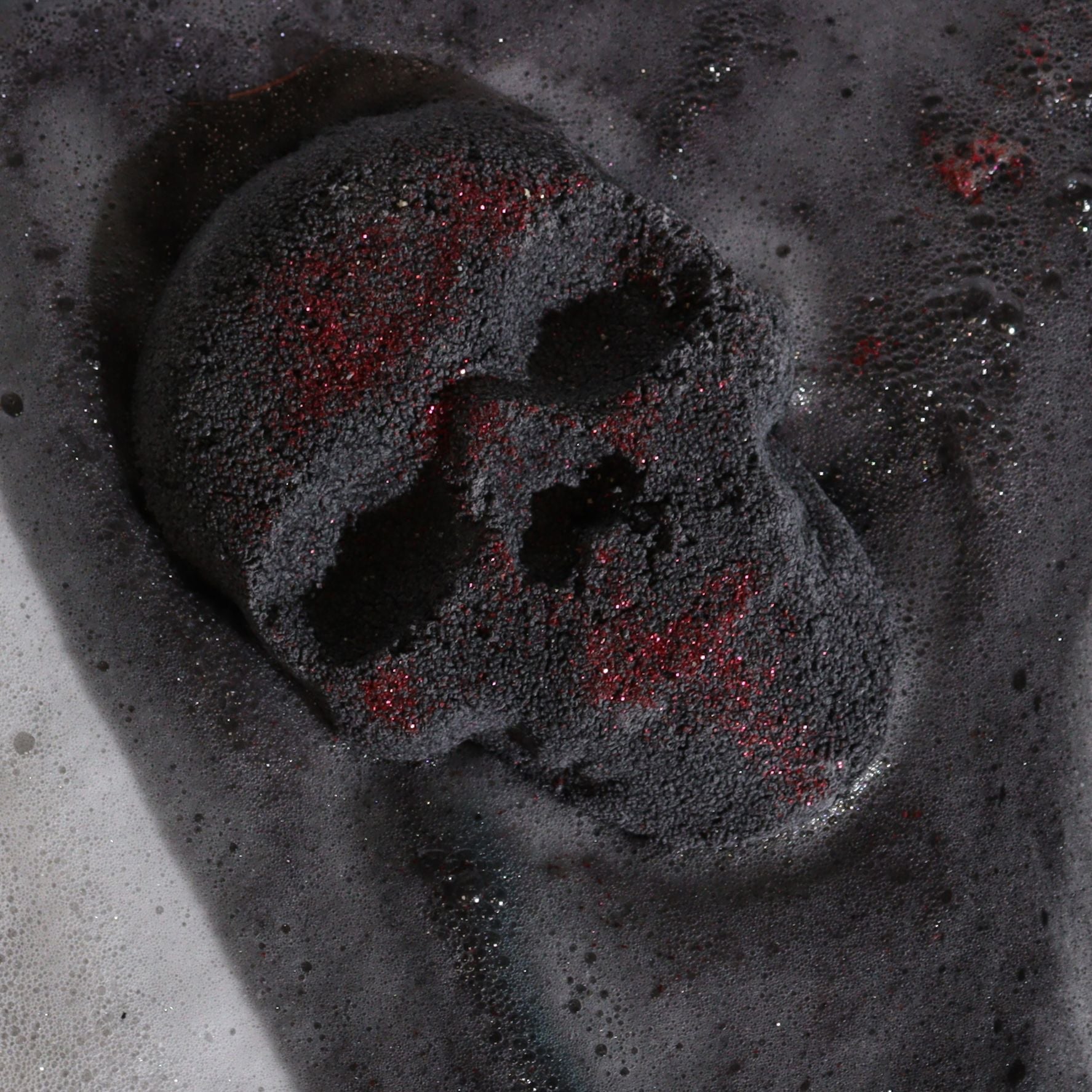 Skull Halloween Bath Bomb 40g for Spooky Bath Time Fun