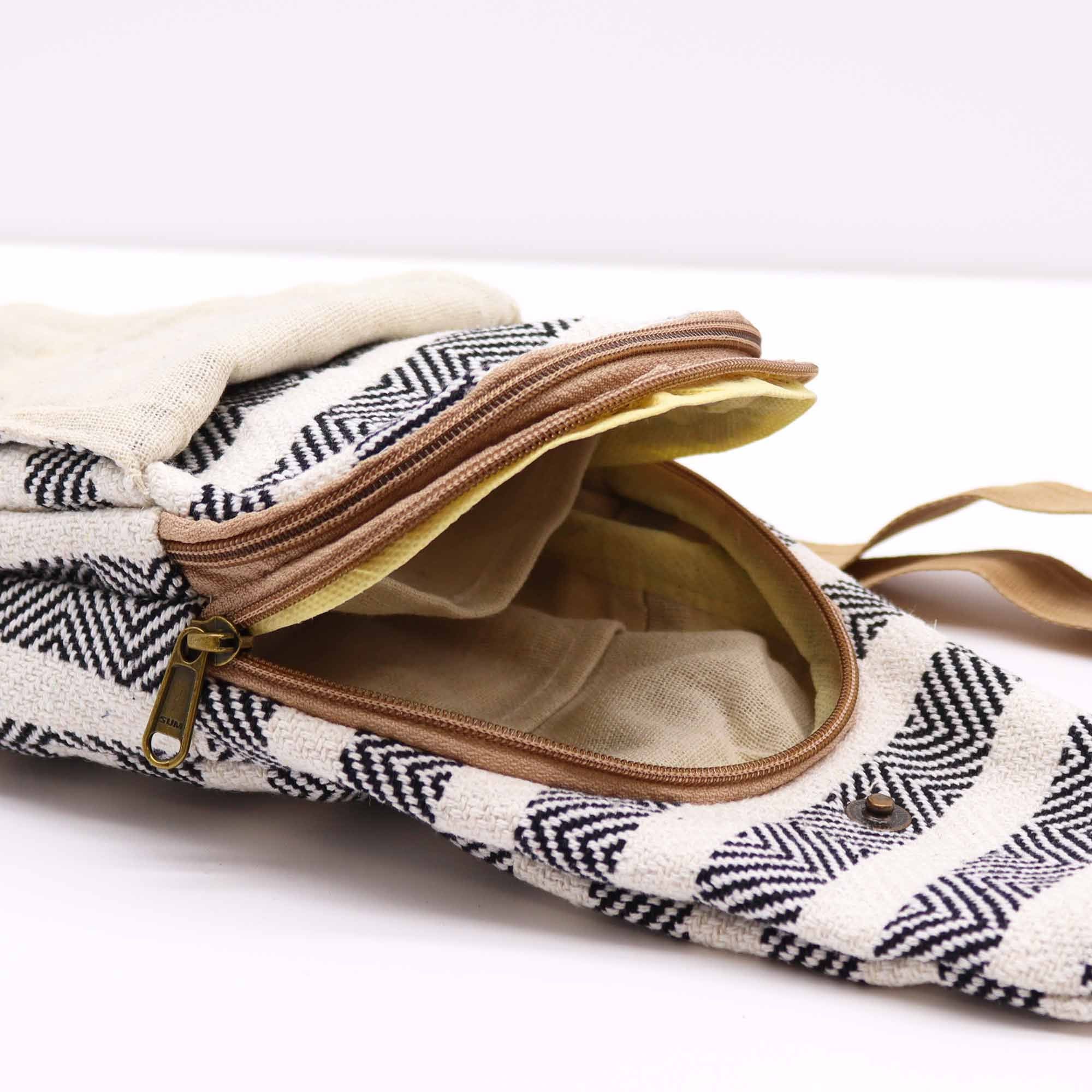 Black and White Body Cross Bag in Natural Cotton for Modern Style