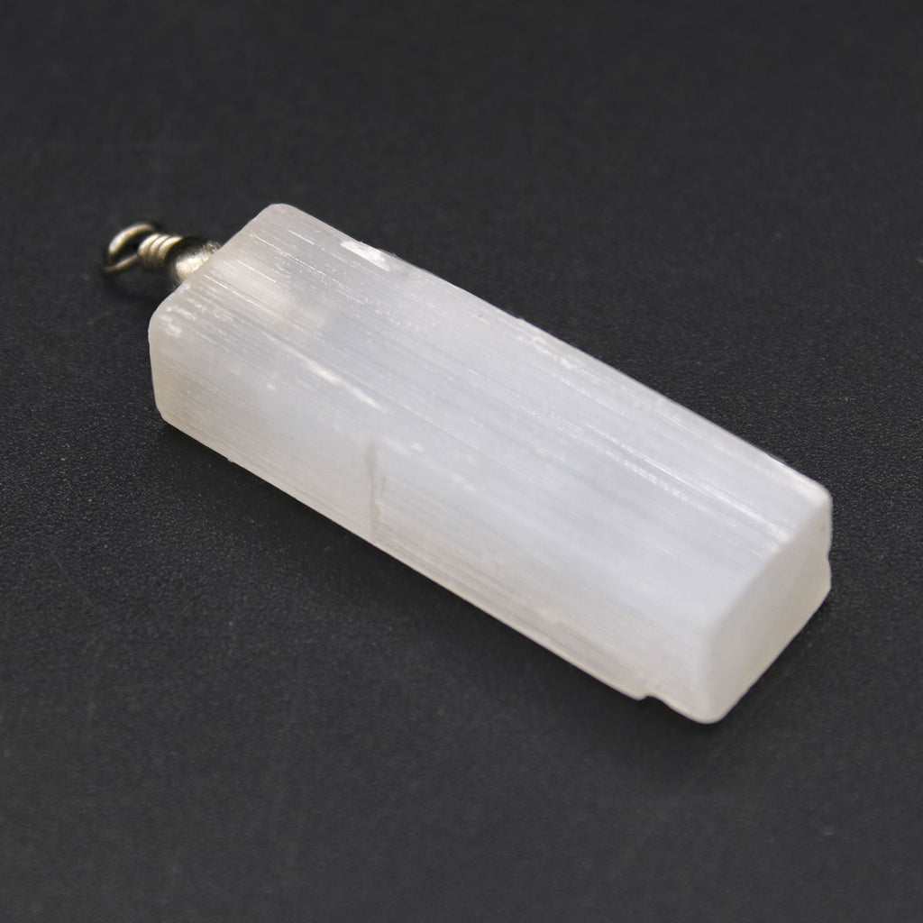 Selenite Natural Pendant with Unique Design for Elegant Style