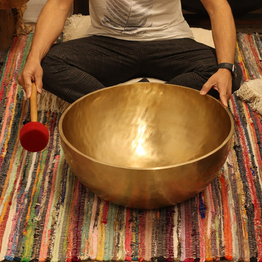Huge Plain Vibrational Feet Standing Bowl for Sound Healing Use