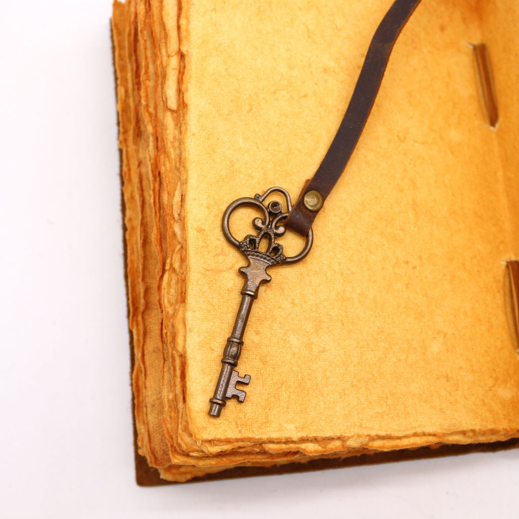 Oiled Leather Journal with Key and 200 Deckle Edged Pages