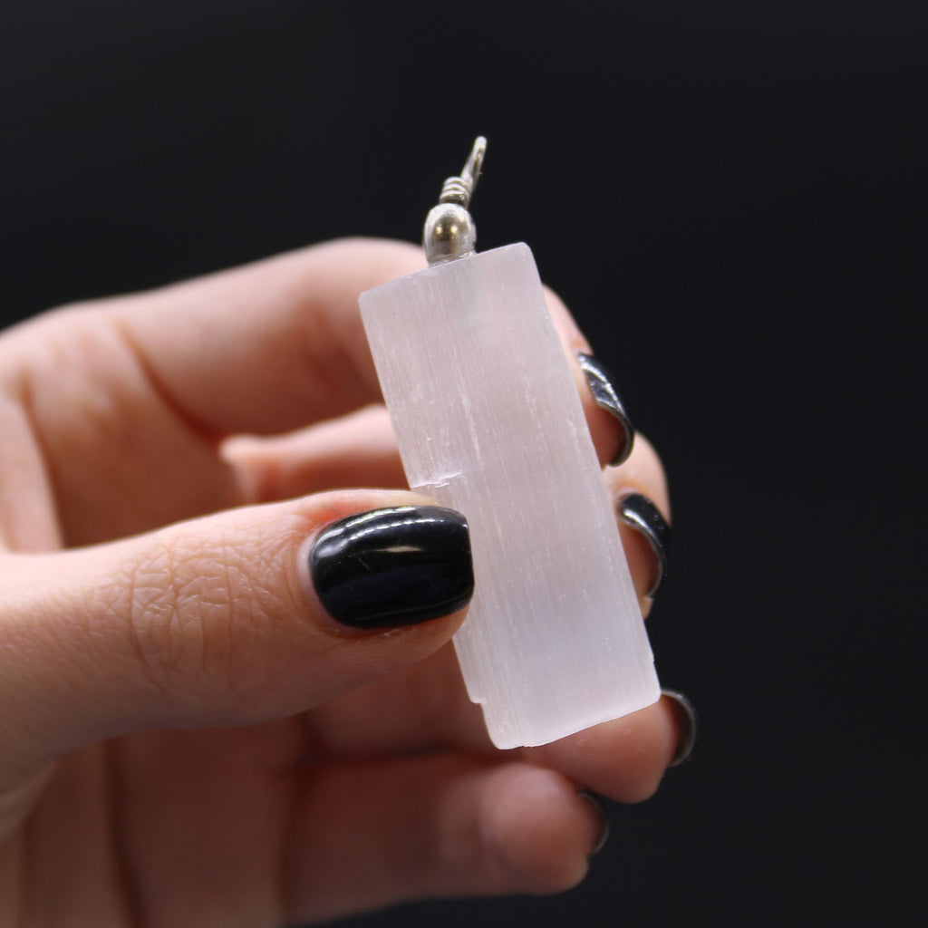 Selenite Natural Pendant with Unique Design for Elegant Style