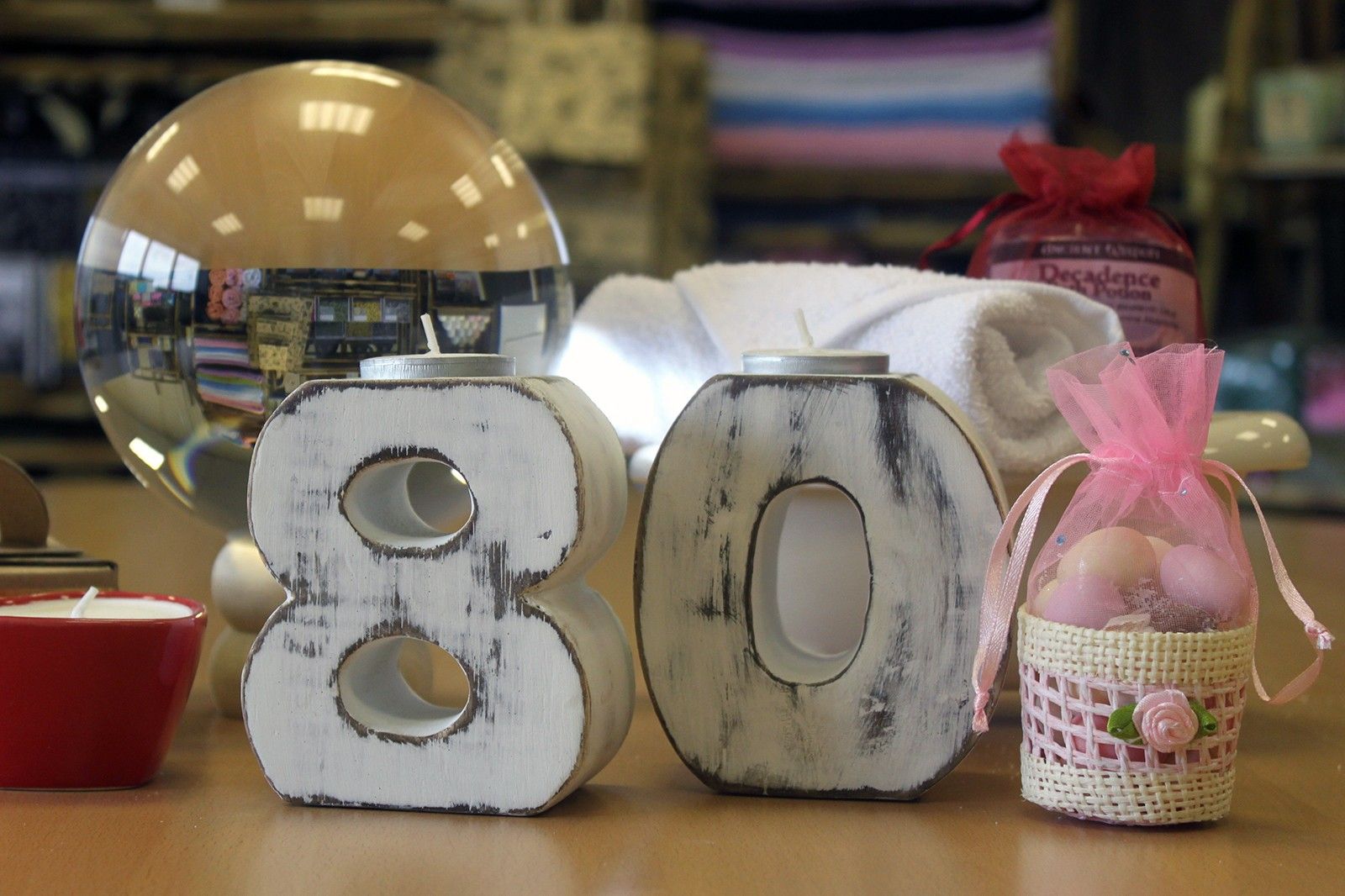 Wooden Birthday Number No.8 Candle Holder for Festive Celebrations