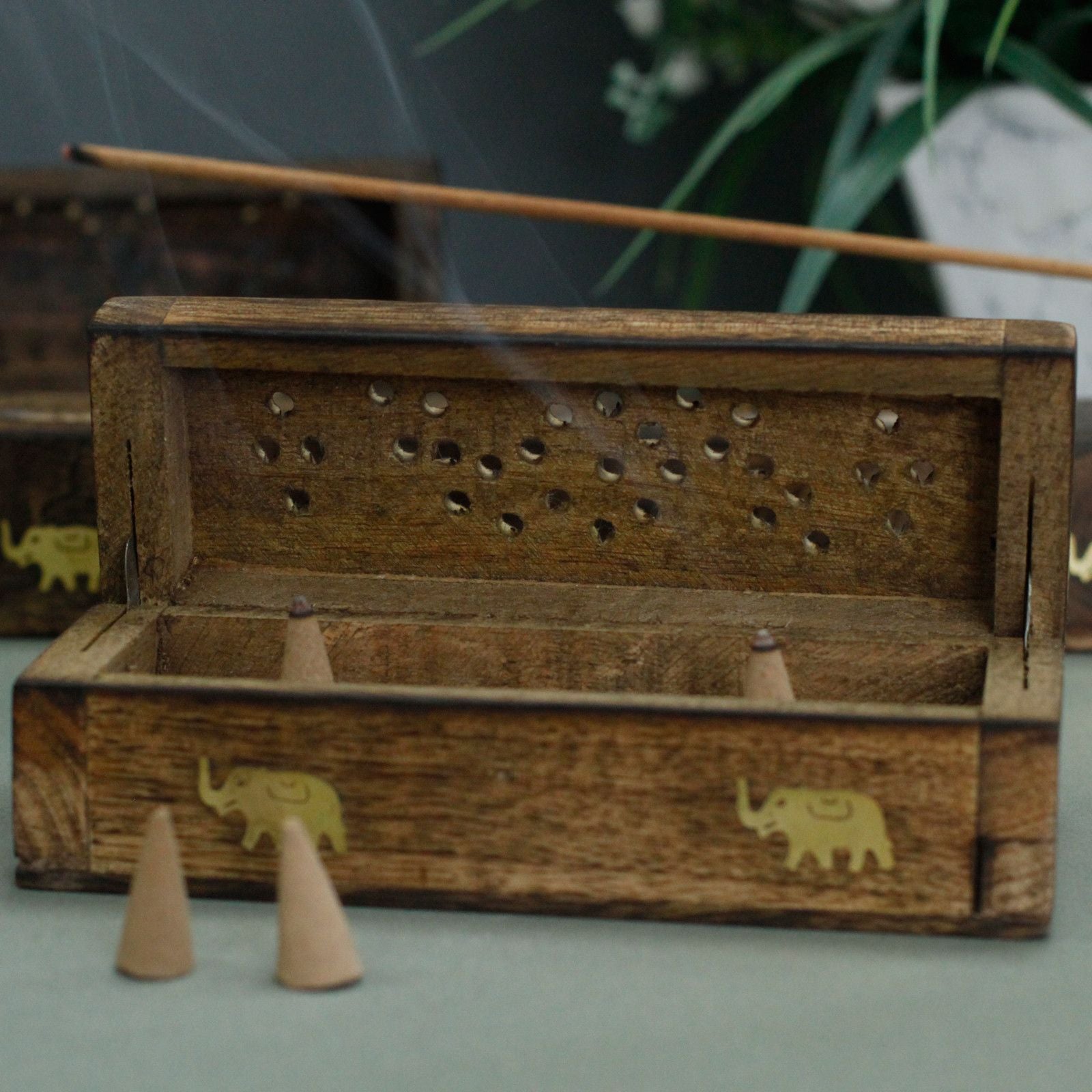 Beautiful Mango Wood Incense Cone Smoke Box Holder 6 Inch Design
