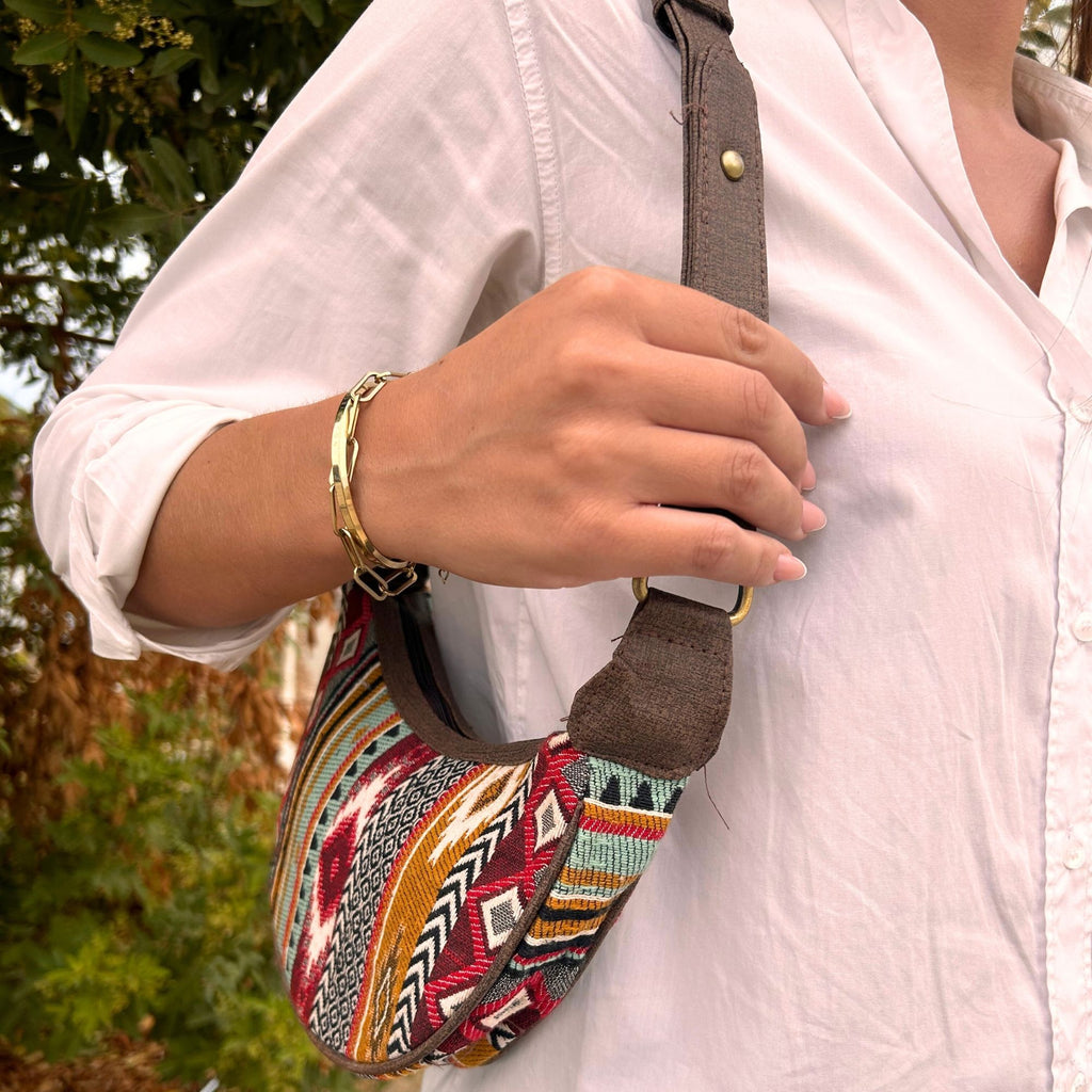 Jacquard Hobo Bag in Rich Browns with Chic Brown Strap Design