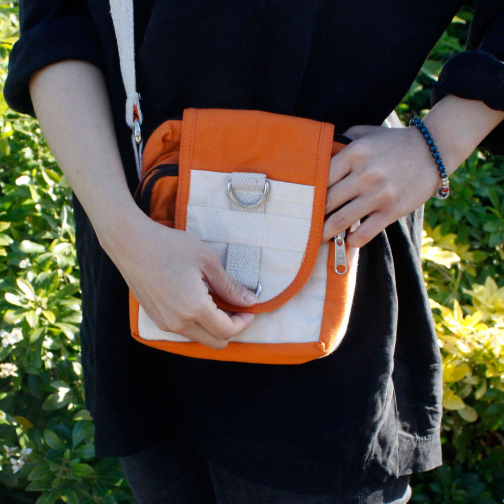 Natural Travel Bag in Turmeric for Stylish and Functional Use