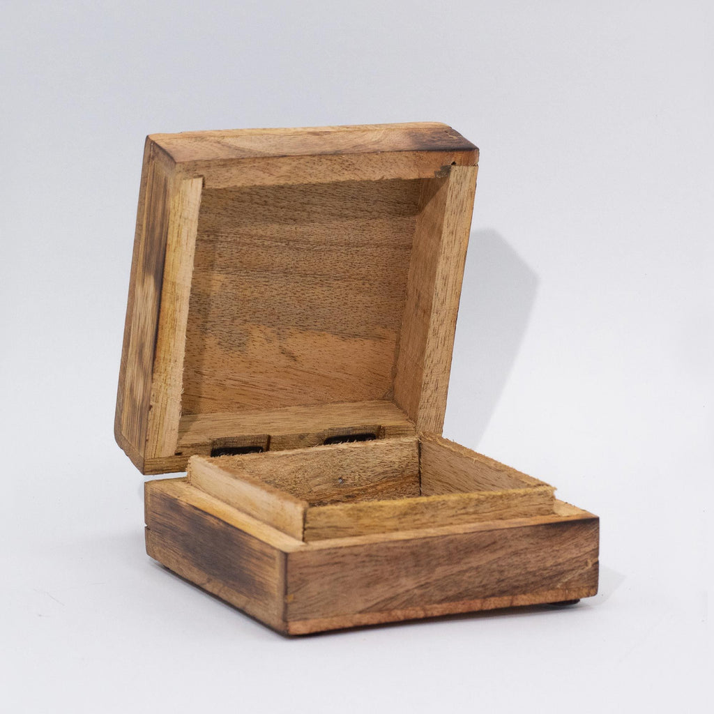 Hop Hare Medium Enameled Square Box with The Sun Design