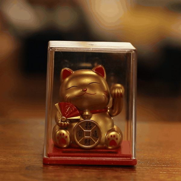 Mini Solar Powered Japanese Lucky Cat in Display Box – Gold