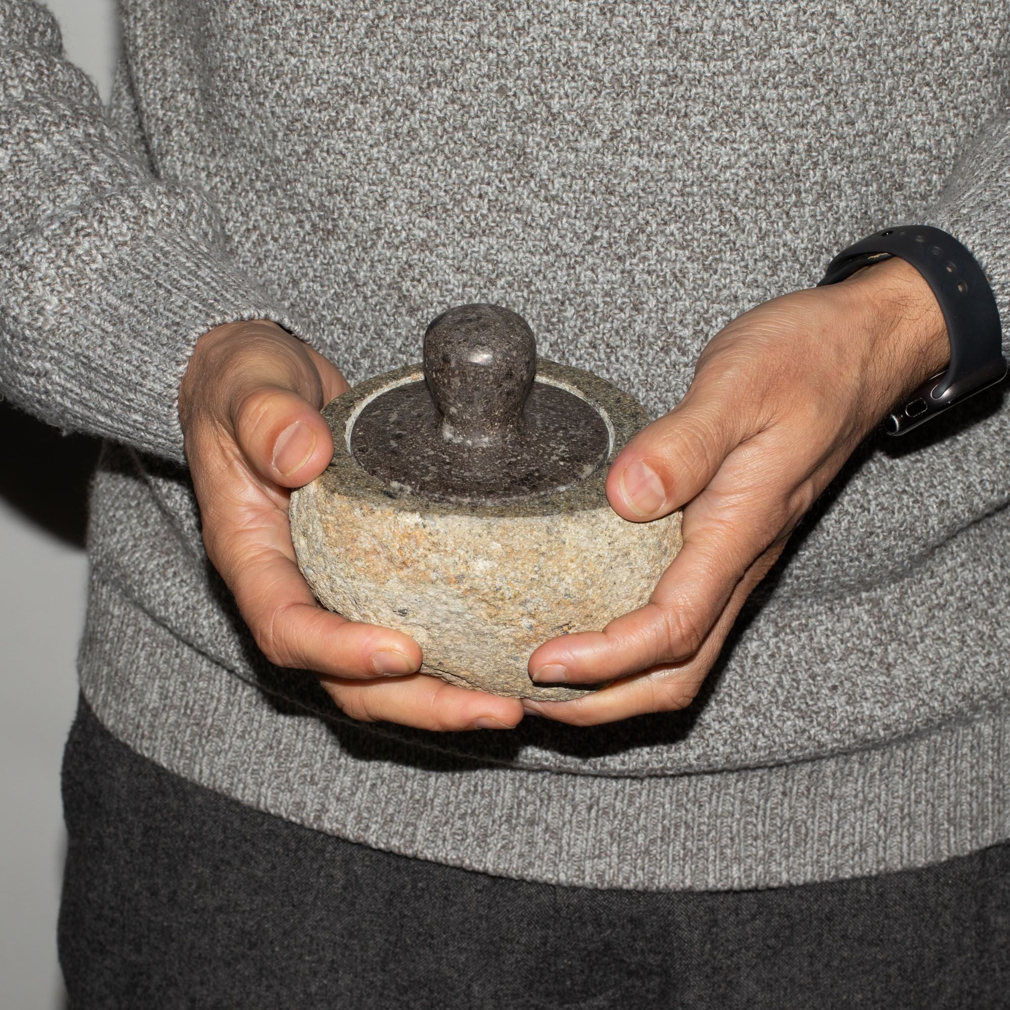 Natural Riverstone Grounding Pot Medium for Stylish Décor Storage